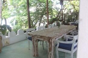 Kijani Hotel