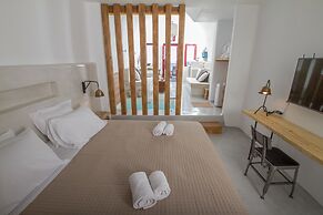 Hector Cave House
