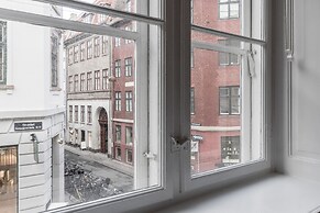 Large Apartment in Historic Centre