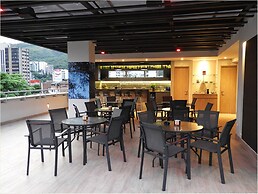 Park V Hotel & Suites