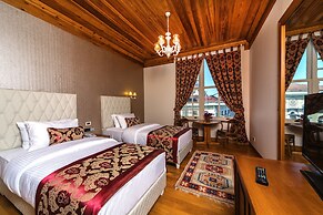 Mom Hotel