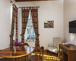 Mom Hotel