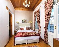 Mom Hotel