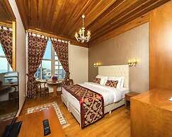 Mom Hotel