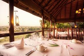 Nyati Safari Lodge
