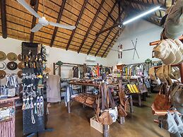 Nyati Safari Lodge