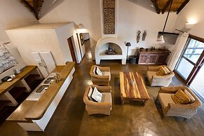 Nyati Safari Lodge