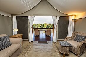 Nyati Safari Lodge