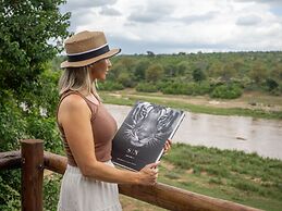Nyati Safari Lodge