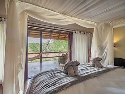 Nyati Safari Lodge