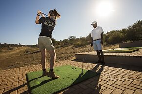 Nyati Safari Lodge