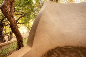 Nyati Safari Lodge