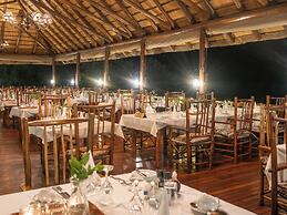 Nyati Safari Lodge
