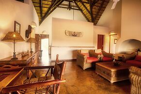 Nyati Safari Lodge