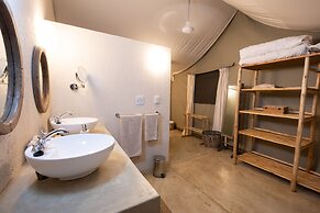 Nyati Safari Lodge