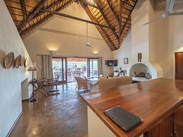 Nyati Safari Lodge