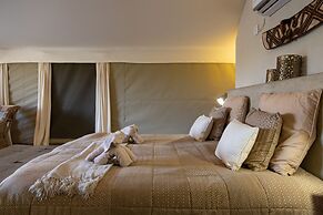Nyati Safari Lodge