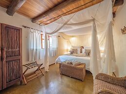 Nyati Safari Lodge