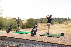 Nyati Safari Lodge