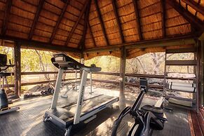 Nyati Safari Lodge