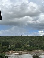 Nyati Safari Lodge