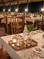 Nyati Safari Lodge