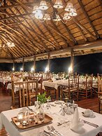 Nyati Safari Lodge