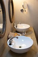Nyati Safari Lodge