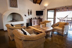Nyati Safari Lodge