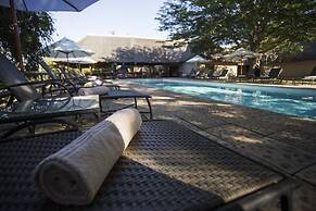 Nyati Safari Lodge