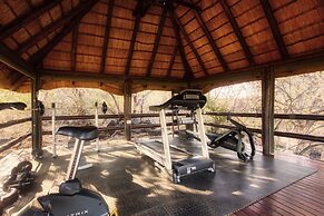 Nyati Safari Lodge