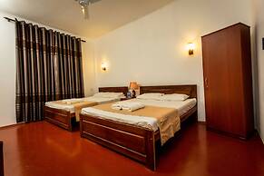 Dayanithi Guest House