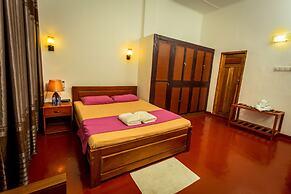 Dayanithi Guest House
