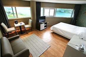 J hotel