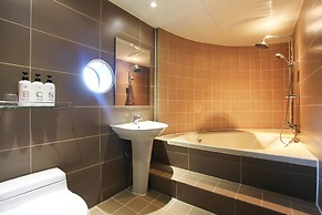 J hotel