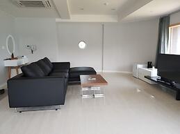 J hotel