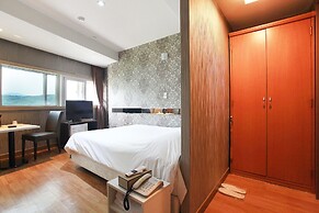 J hotel
