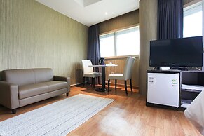 J hotel