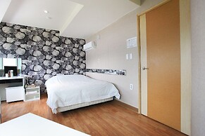 J hotel