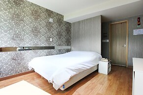 J hotel