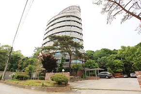 J hotel