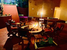 Babylon Lodge