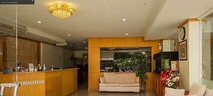 Boonjumnong Modern Apartment