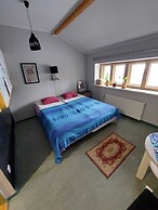 Looming Hostel