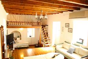 Mariakis Studios