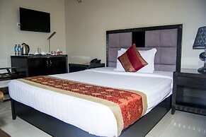Flomi Hotel