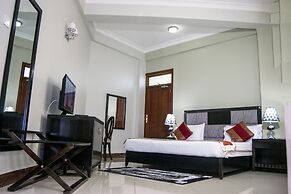 Flomi Hotel