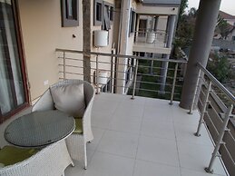 Four Pillars Lodge