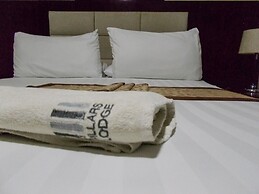 Four Pillars Lodge