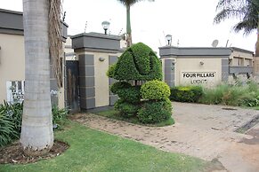 Four Pillars Lodge